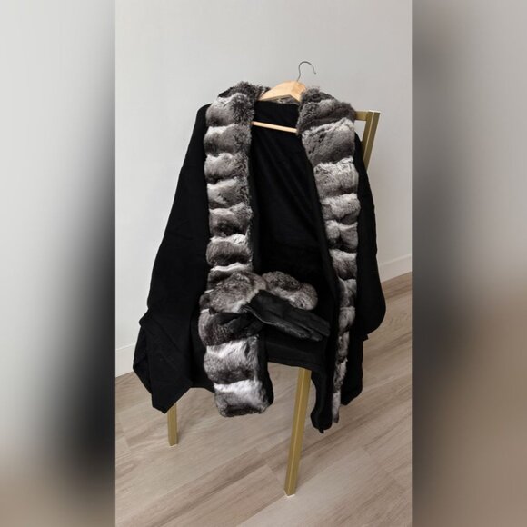 Le Chariot Montreal Original Fur Coat with Matching Leather Gloves - Luxe Winter - Picture 1 of 7